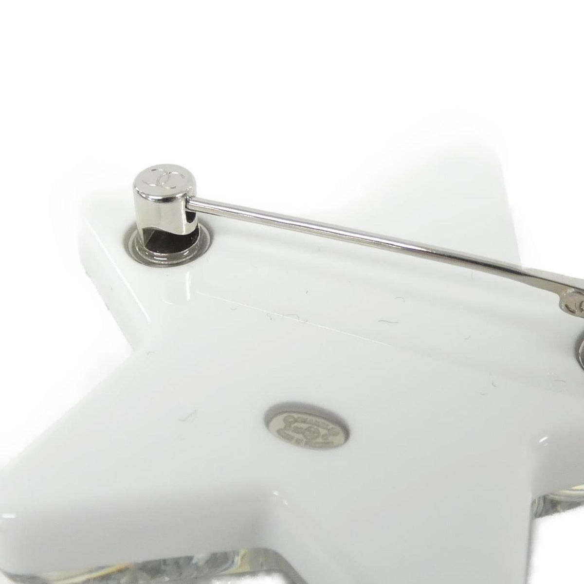 Chanel Brooch White — view 3