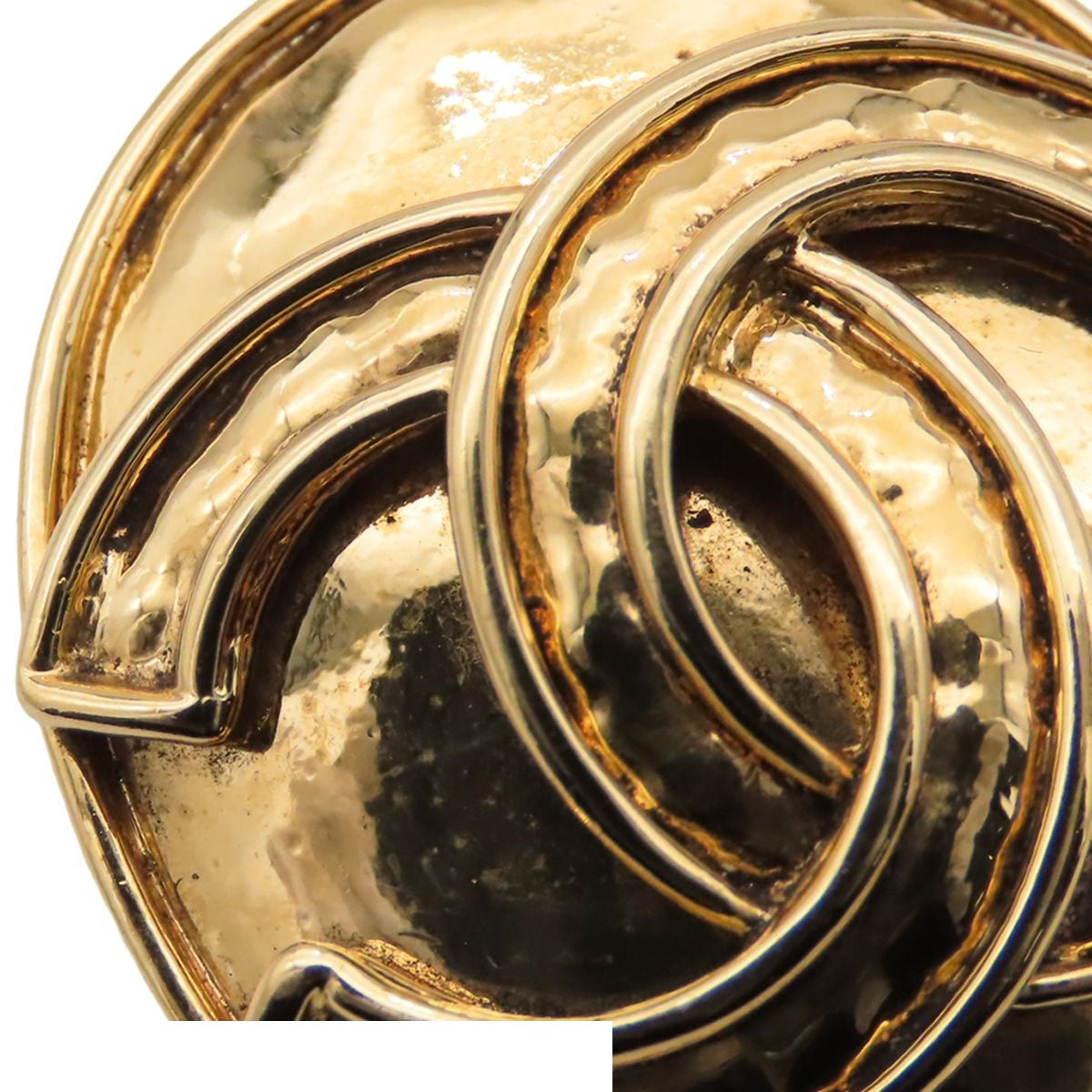 Chanel 94P Brooch Gold Metal CC Logo Costume — view 8