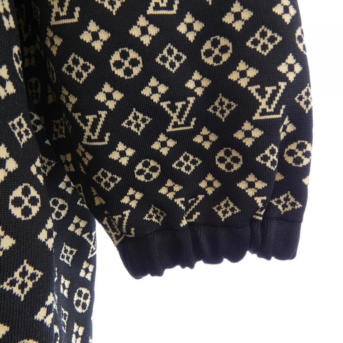 Louis Vuitton Monogram Knit Oversize Hoodie — view 7