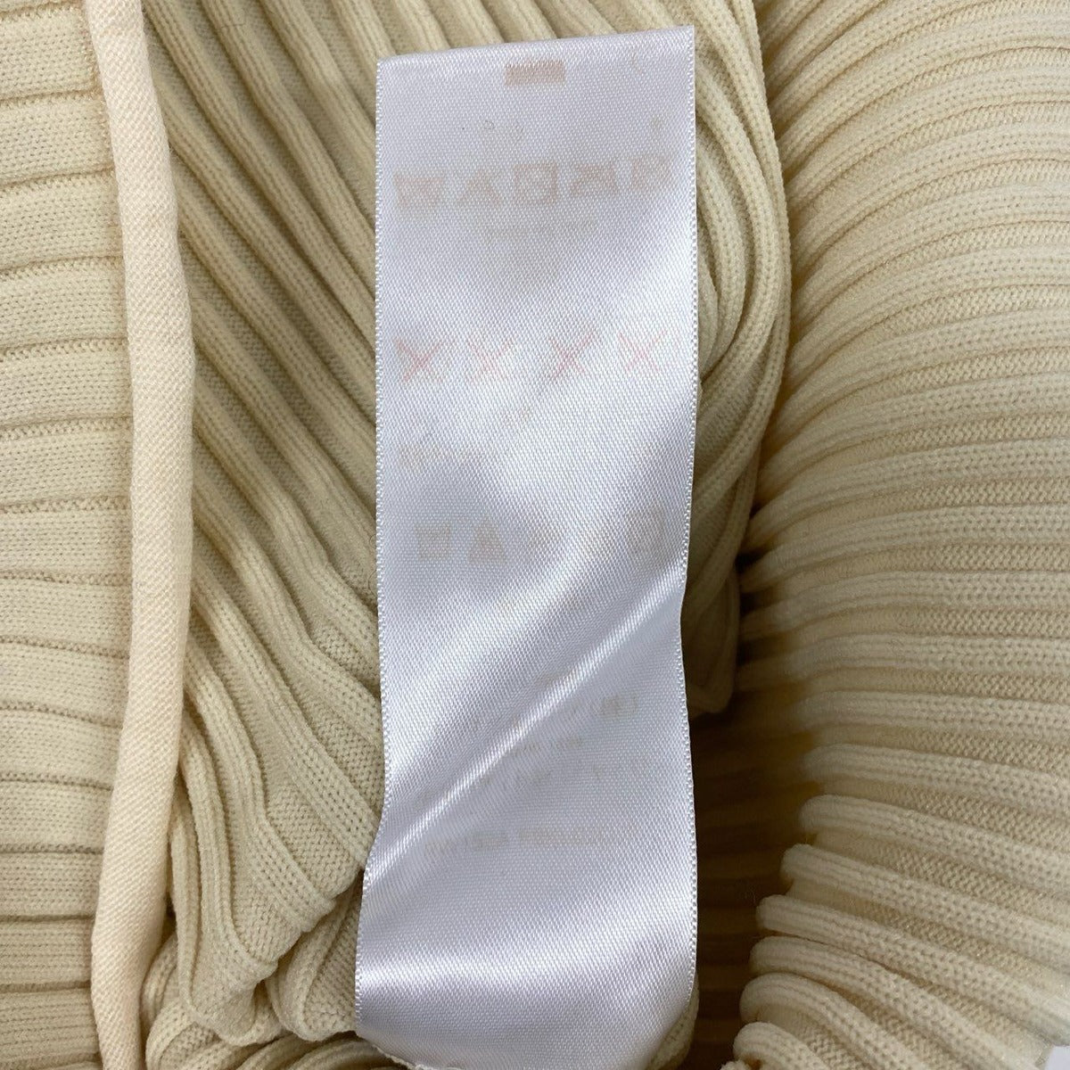 Louis Vuitton One Point Logo Tight Rib Knit Long Sleeve M Ivory — view 9