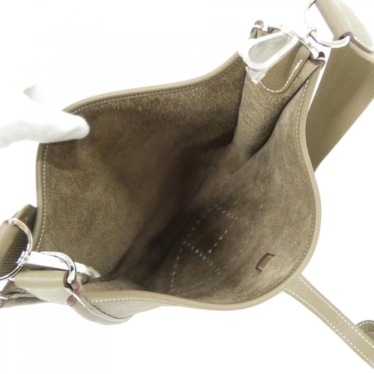 Hermes Evelyne 3 PM Shoulder Bag — view 6