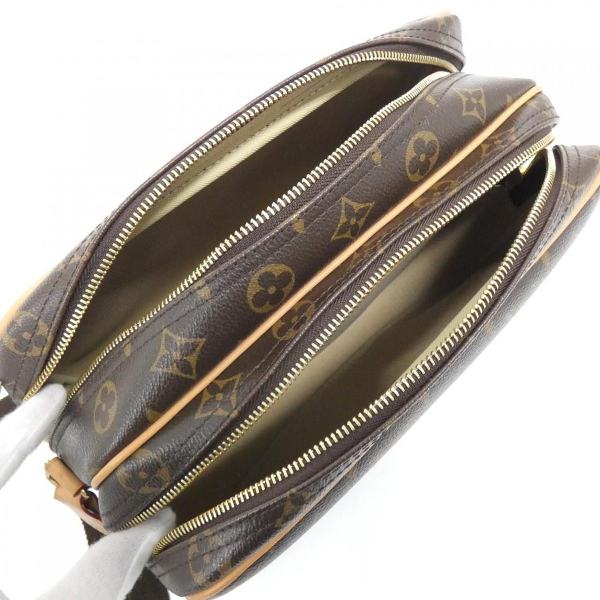 Louis Vuitton Monogram Reporter 28 cm Shoulder Bag — view 9