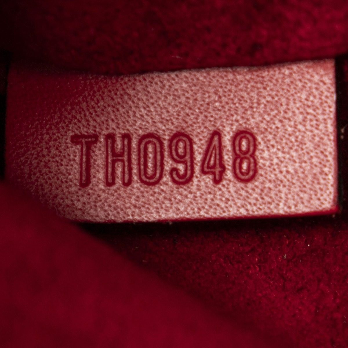 Louis Vuitton Blanc Red Epi Shoulder Bag — view 10