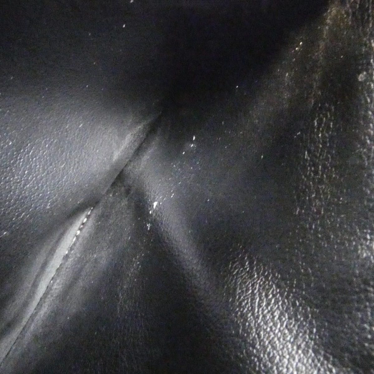 Louis Vuitton LV Aerogram Zippy Wallet — view 10