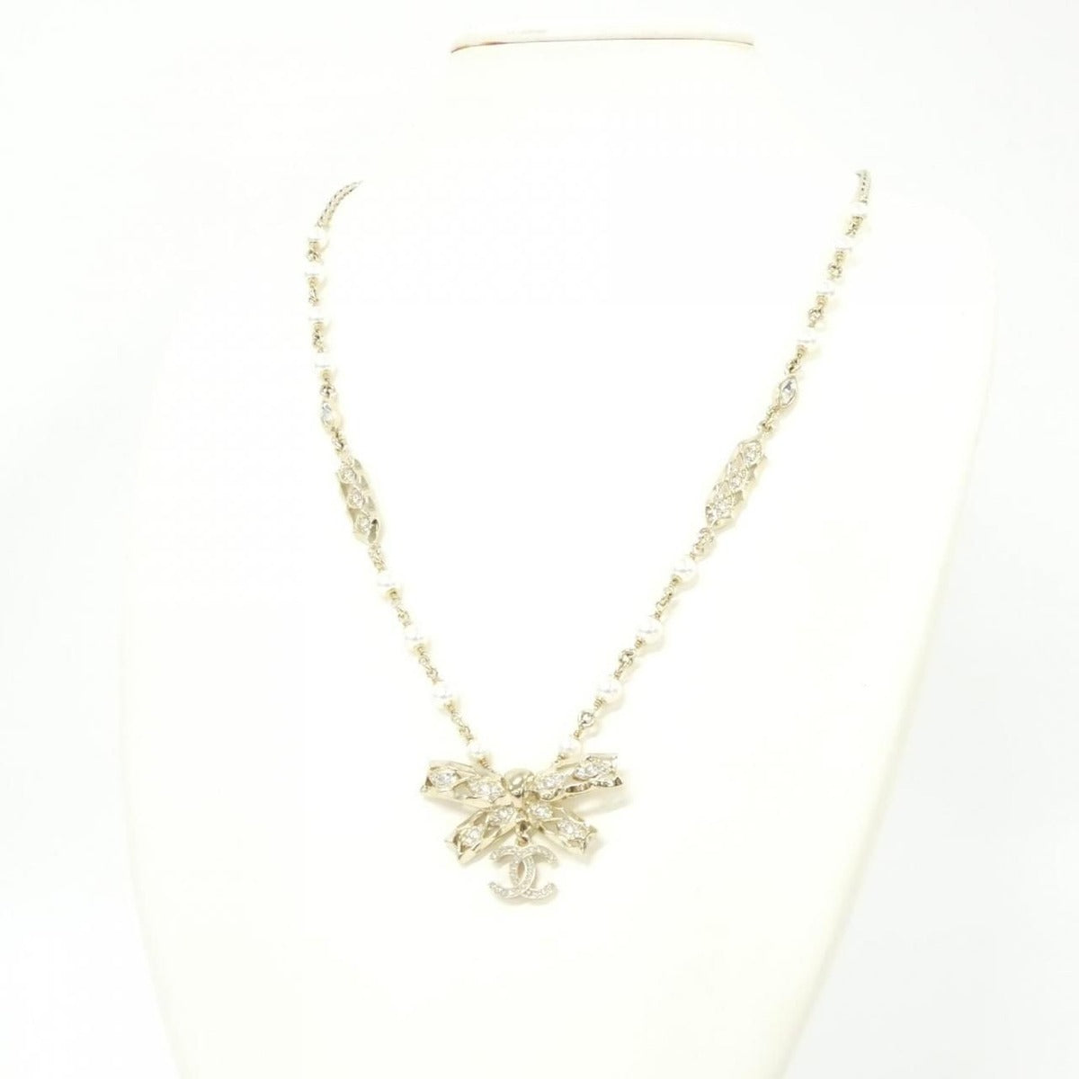 Chanel Necklace White — view 5