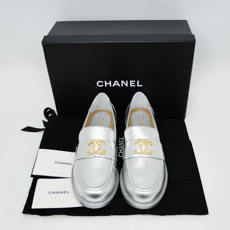 Chanel CC Logo Leather Loafers - G45663 Silver - Gold Hardware 37 1 2C