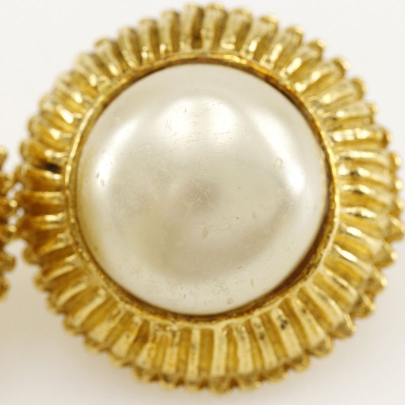 Chanel Vintage Gold Plated And Faux Pearl Ladies 29.8g Earrings