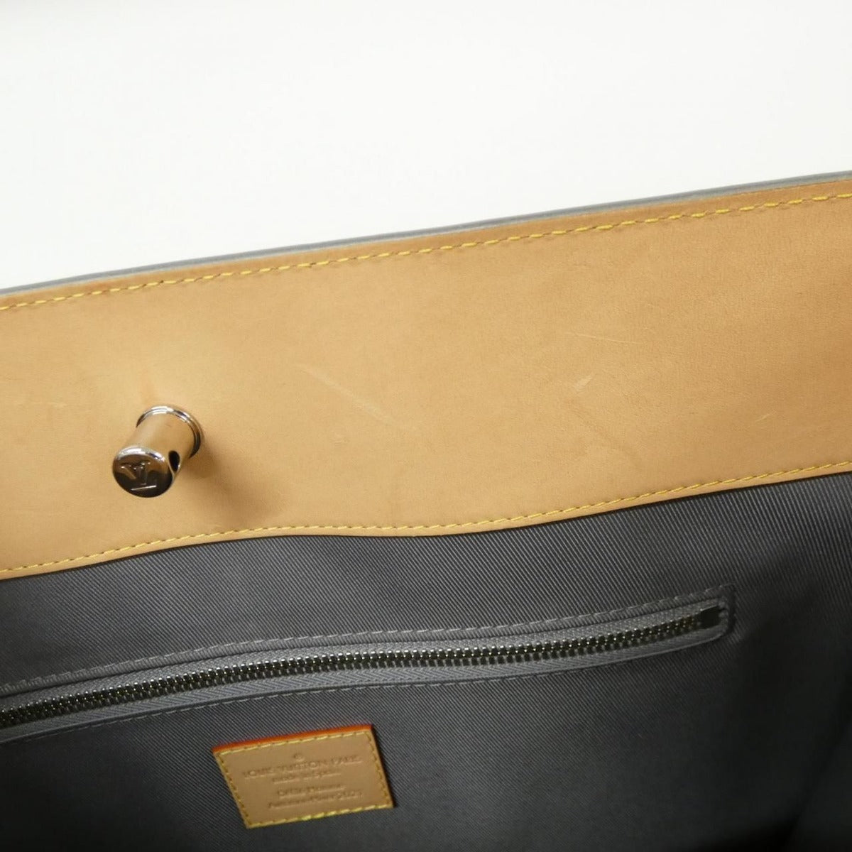 Louis Vuitton Monogram Mirror Sac Plat Bag — view 10