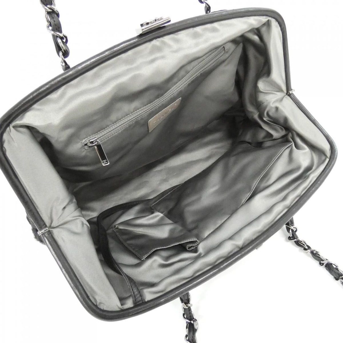 Chanel Vintage Bag Handbag Black — view 7