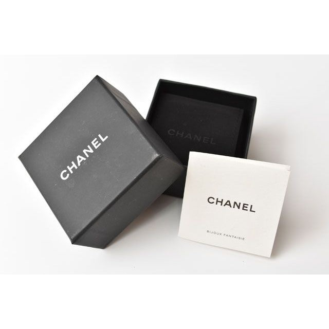 Chanel Circle Motif Logo CC — view 6