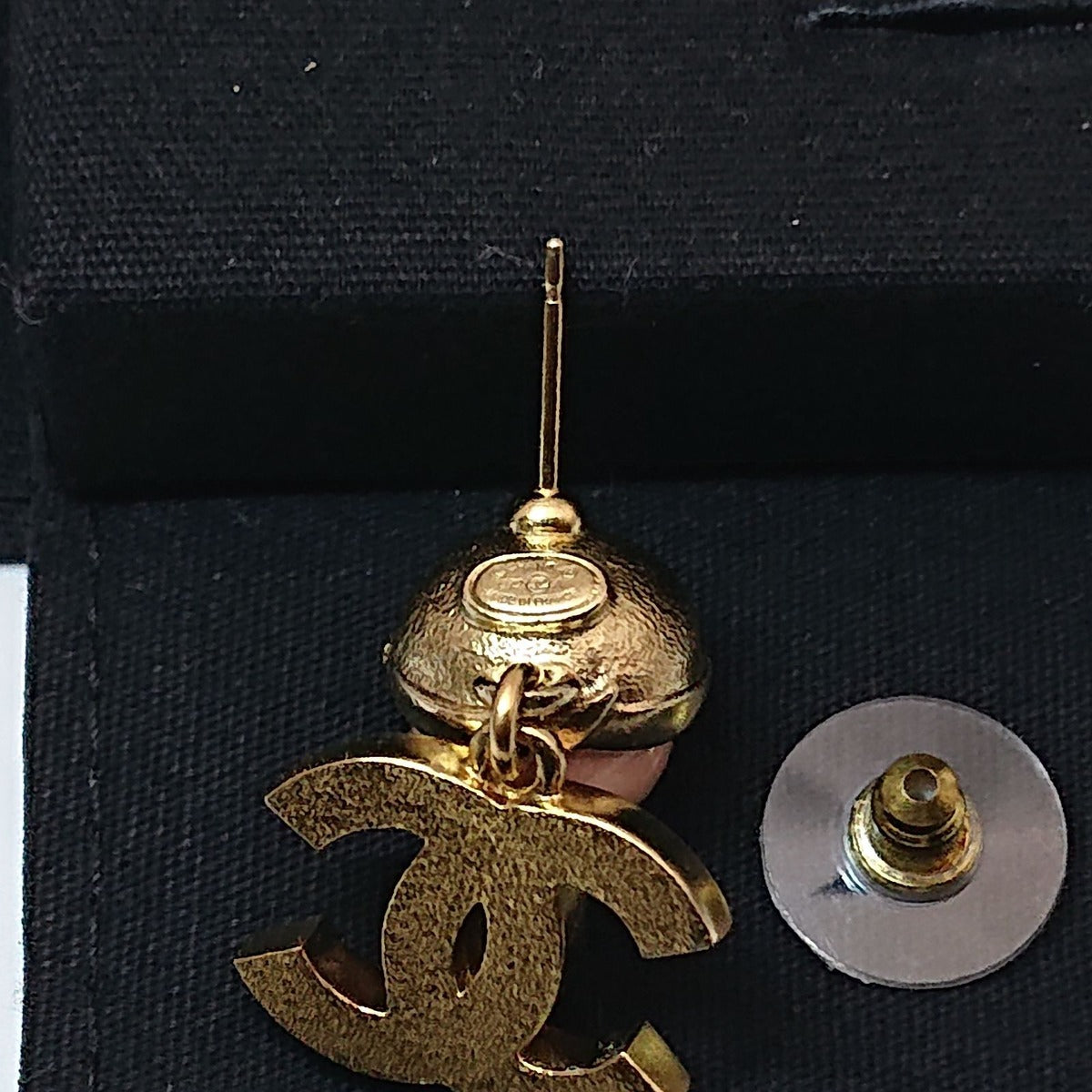 Chanel Earrings Pink Pearl Rhinestone CC Logo Gold — view 16