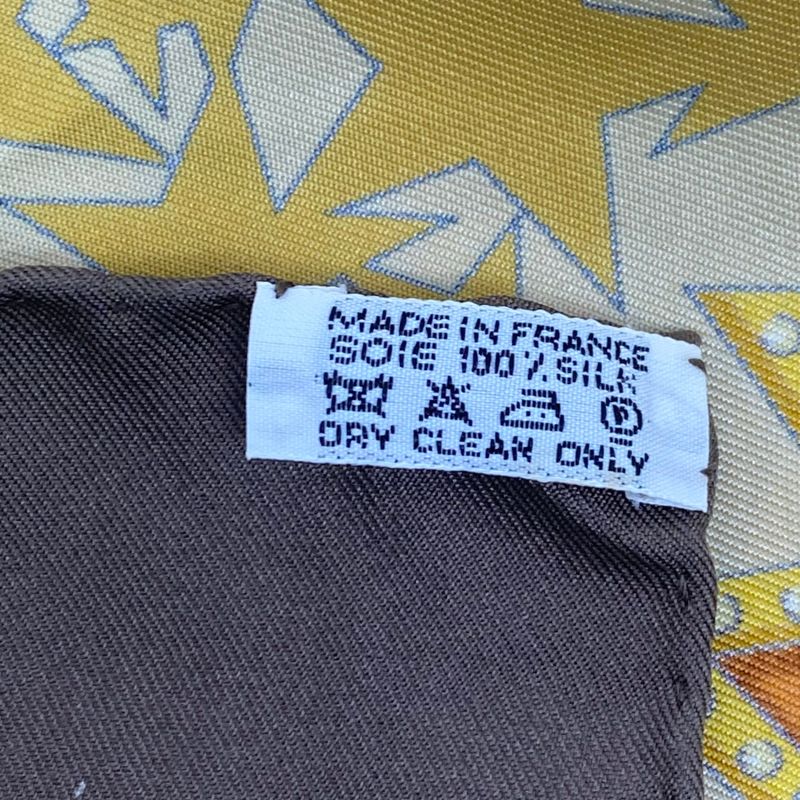 Hermes Carre 90 LA Magie Magic Rabbit Magic Trick Pigeon Clown Silk Brown With