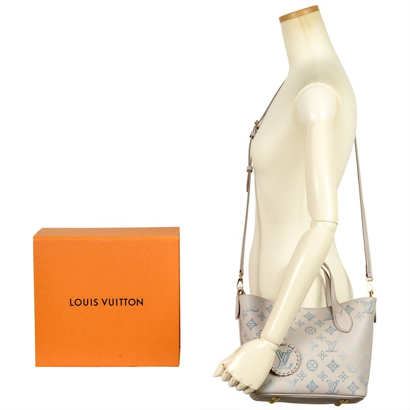 Louis Vuitton Blossom PM Handbag Monogram Mahina M12088 Mahina Blume With