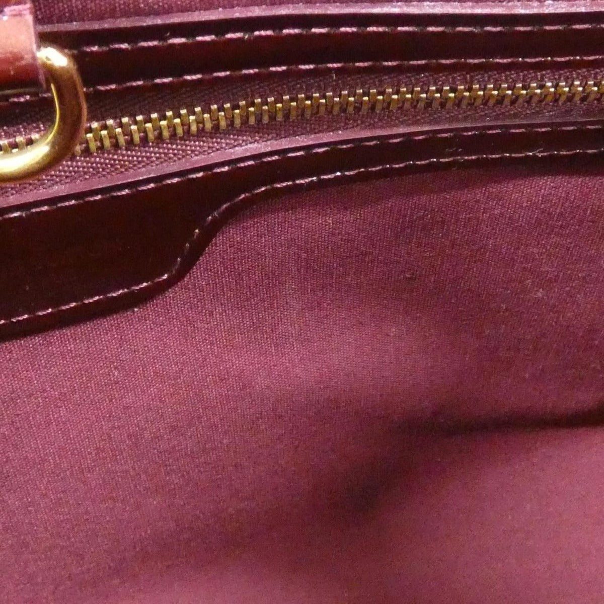 Louis Vuitton Vernis Wilshire PM Bag Rouge Fauviste — view 8