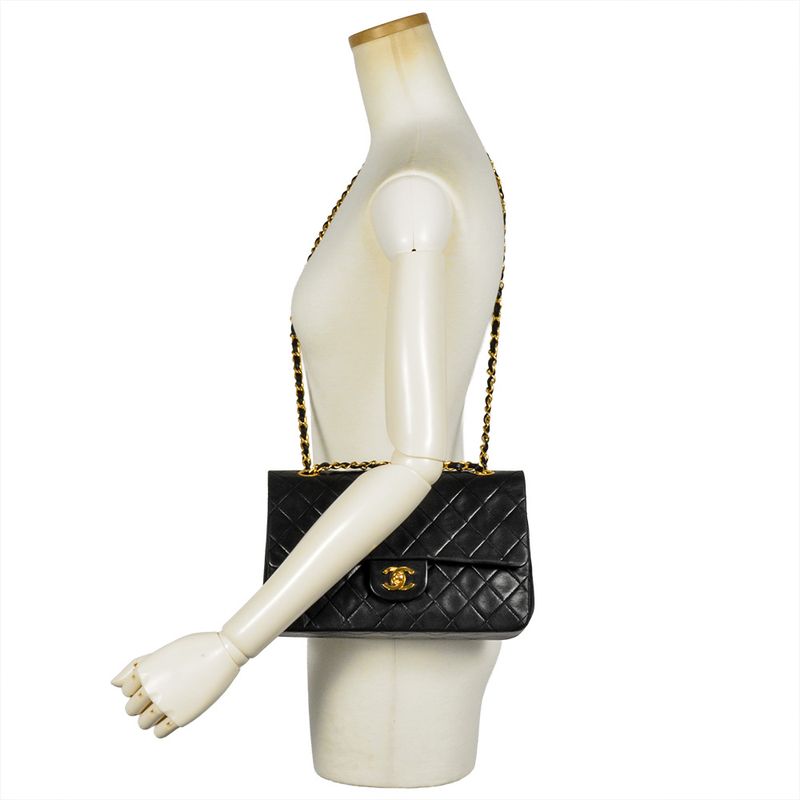 Chanel Matelasse 25 W Flap Chain Shoulder Bag Lambskin Black Gold Hardware Coco