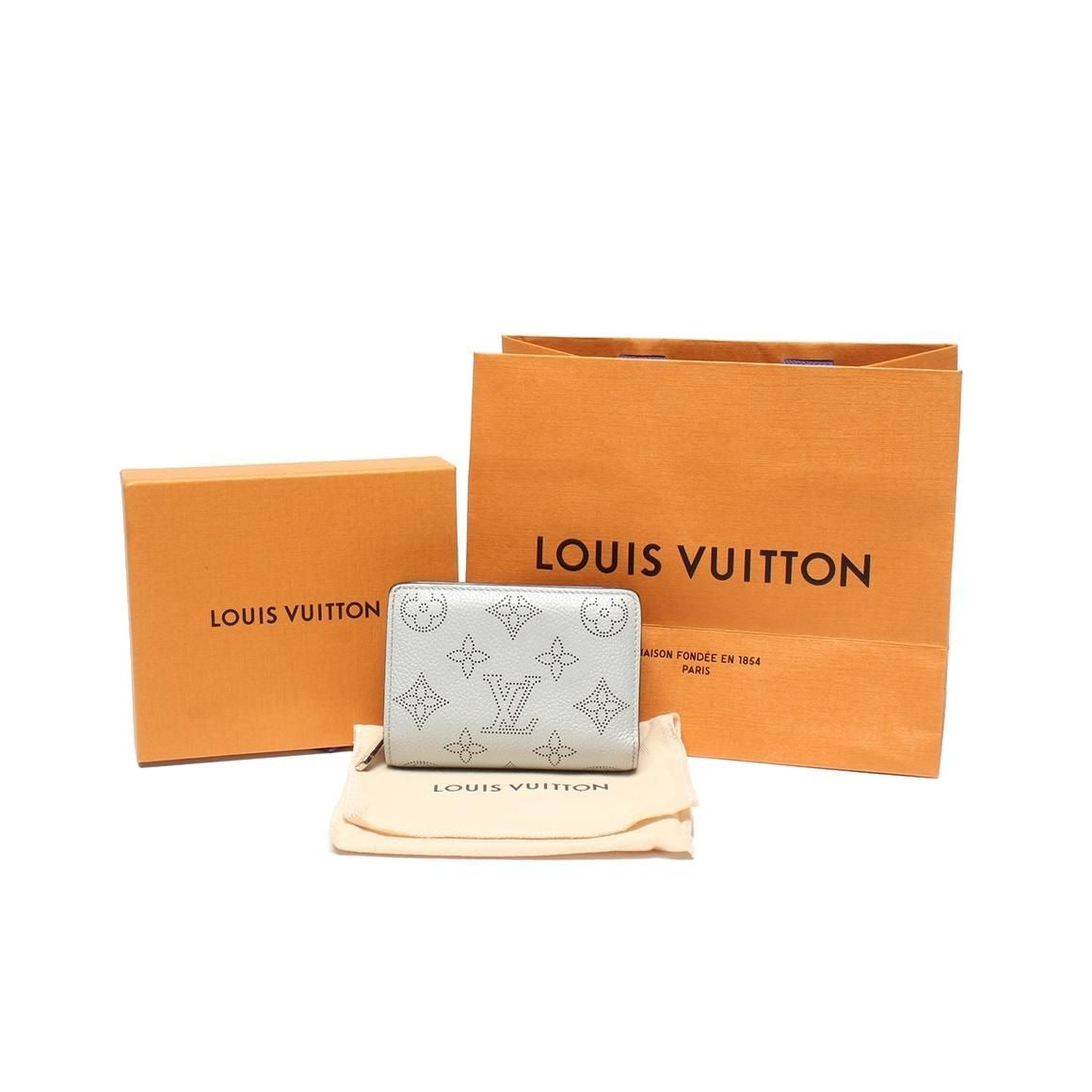 Louis Vuitton Bifold Wallet Portefeuille Ku Mahina — view 10