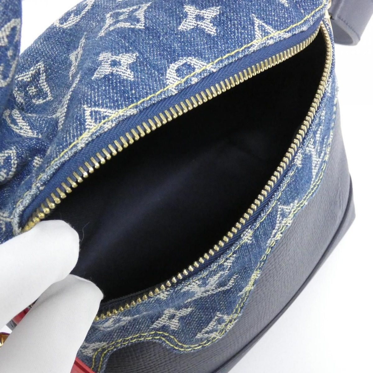Louis Vuitton Monogram Drip Japanese Shoulder Bag — view 7