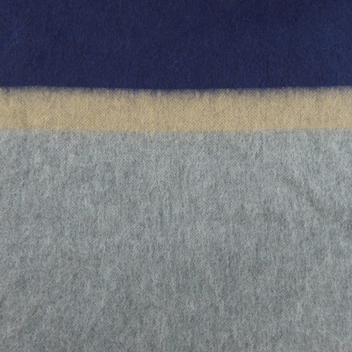 Louis Vuitton Scarf Gray — view 4