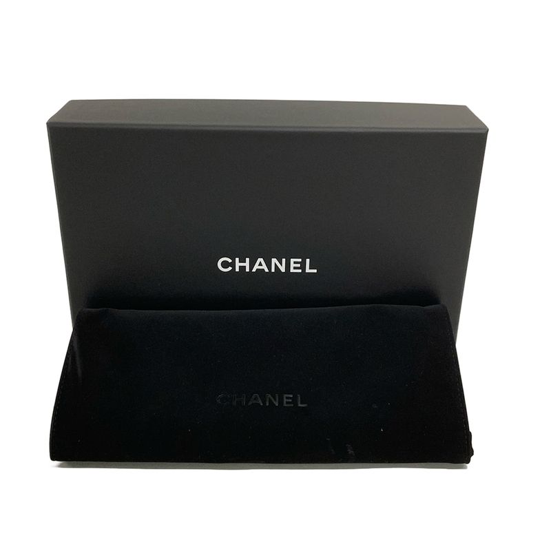 Chanel Wallet Boy Chanel Pink X White X Multi Chain Wallet / Silver Hardware