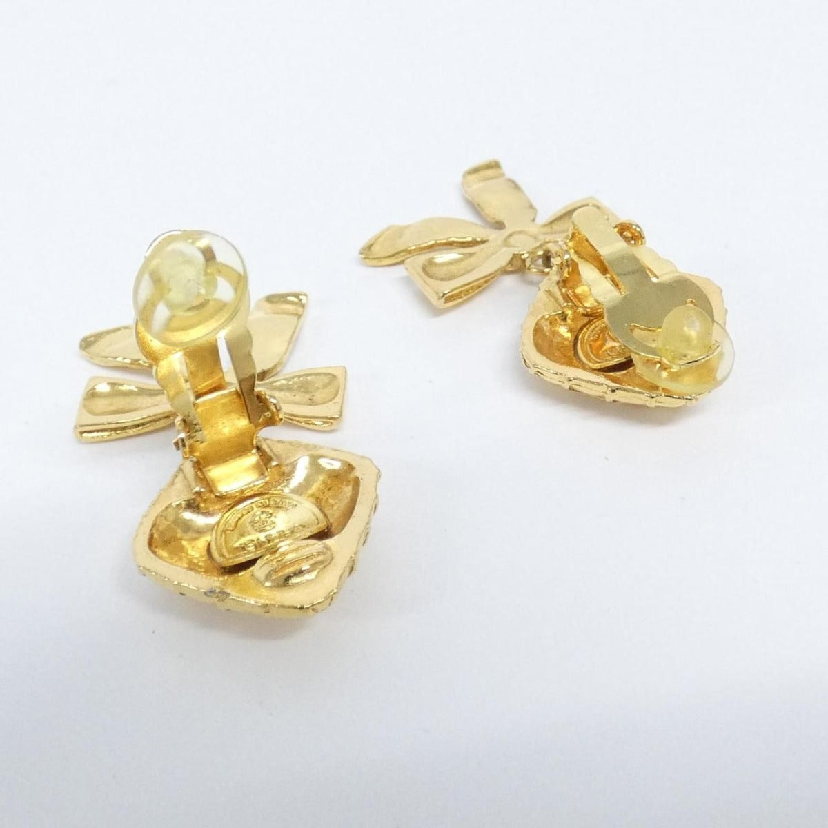Chanel Vintage Earrings Gold — view 3
