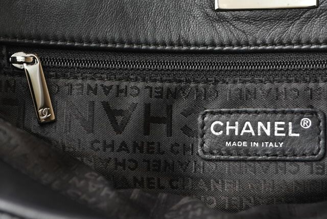Chanel Tote Bag Chanel Chain Bag Vintage Patent Leather Quilted Stitching Black