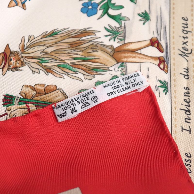 Hermes Costumes Civils Actuels Modern Civilian Attire Carré 90 Scarf Silk Twill