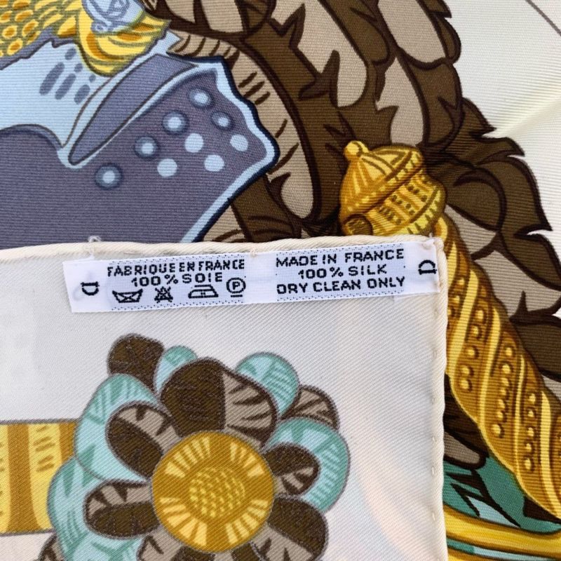 Grade Hermes Carre 90 Armets En Panache Feathered Helmet Gold Multicolor Scarf