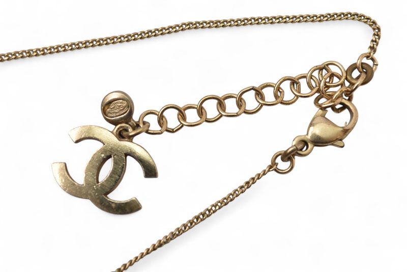 Chanel Long Necklace Pendant Chnael Coco CC Pearl Shell Motif Antique Gold Rose