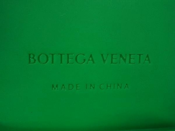 Bottega Veneta Intrecciato Rubber Iphone14pro Phone Case In Green Bk9568