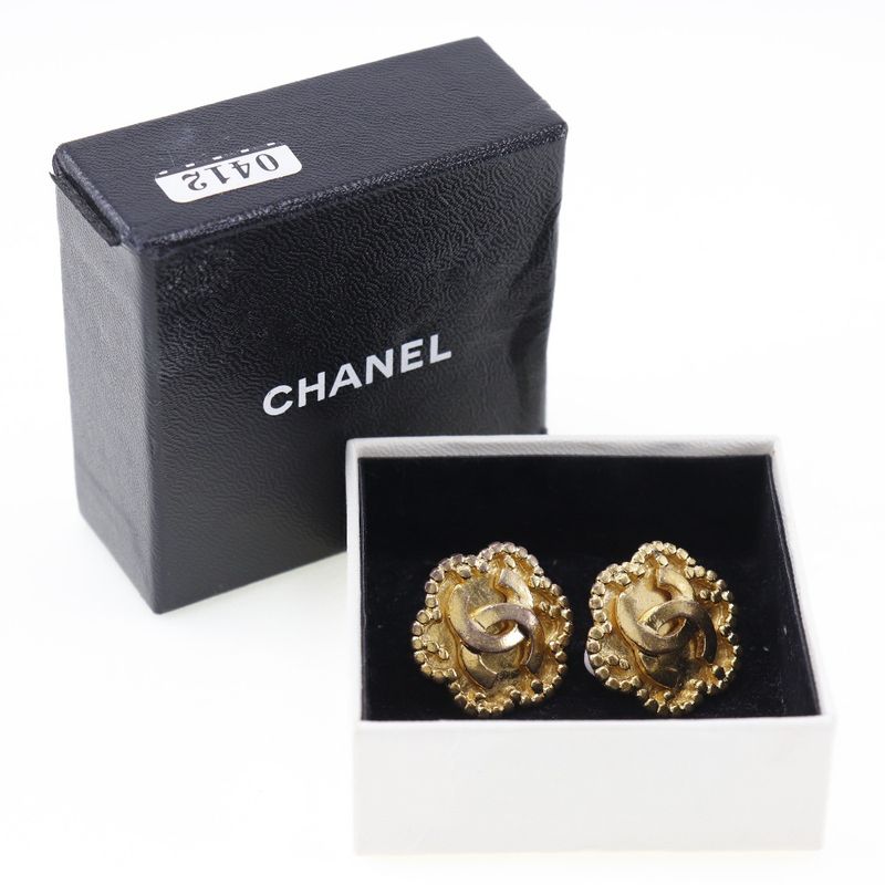 Chanel Vintage Gold Plated 96A Ladies 17.4g Earring