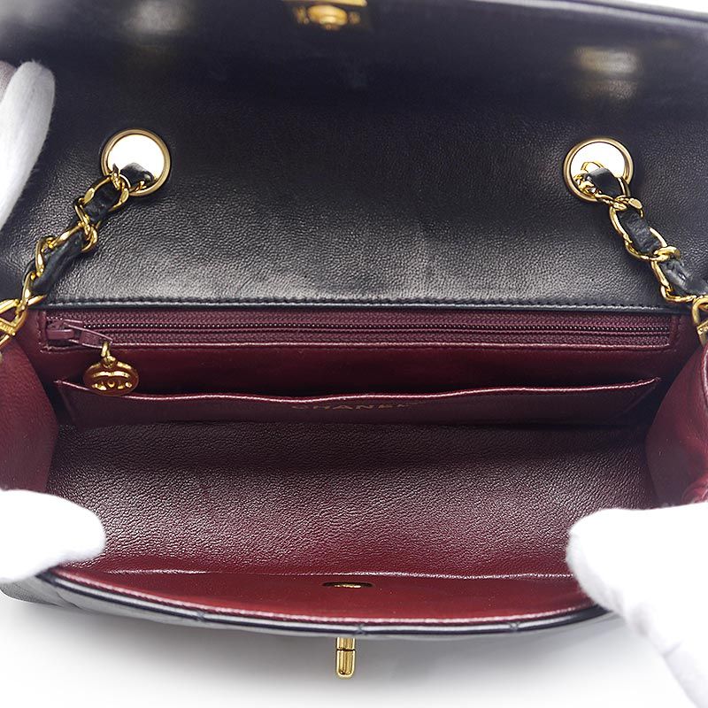 Chanel Matelasse Chain Shoulder Bag Diana Flap 22 Black