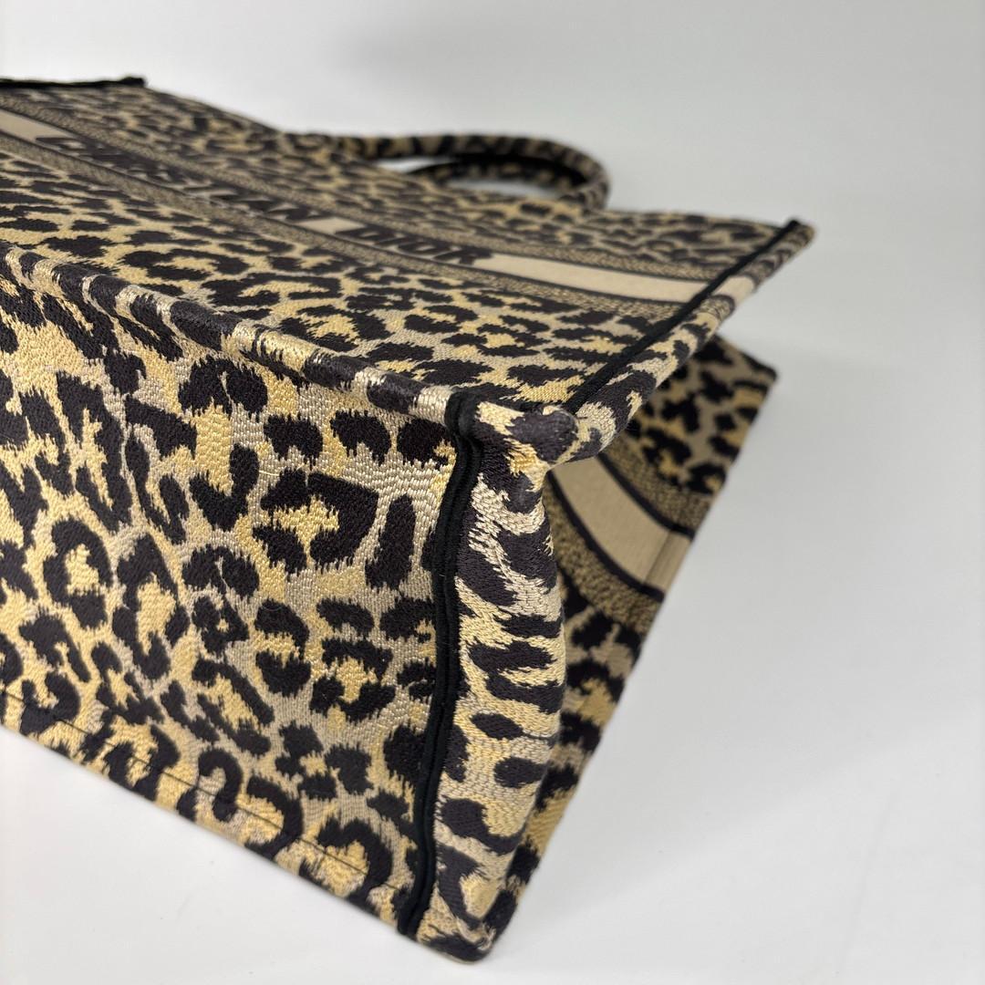 Dior Book Tote Large Leopard — view 8