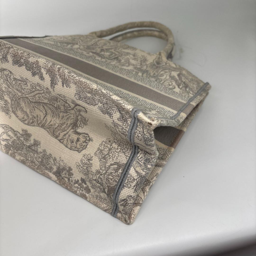 Dior Super Book Tote Bag Medium Toile de Jouy — view 8