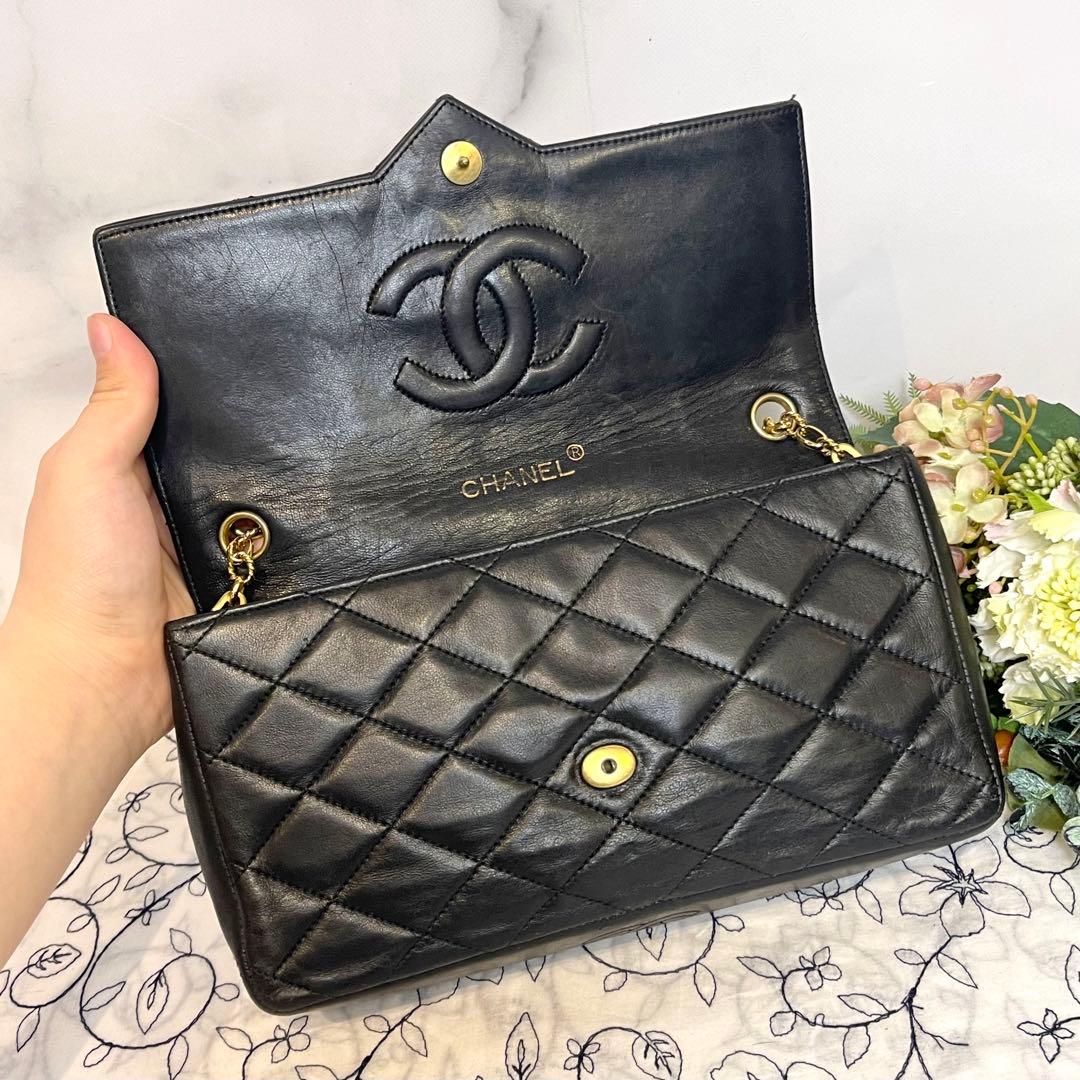 Chanel Vintage Jumbo CC Logo Quilted Shoulder — view 9