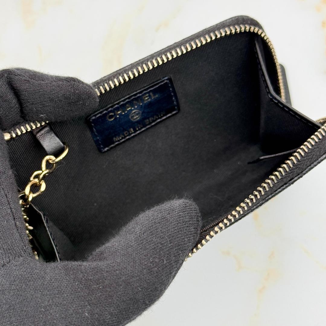 Chanel Caviar Leather Che Card Case — view 9