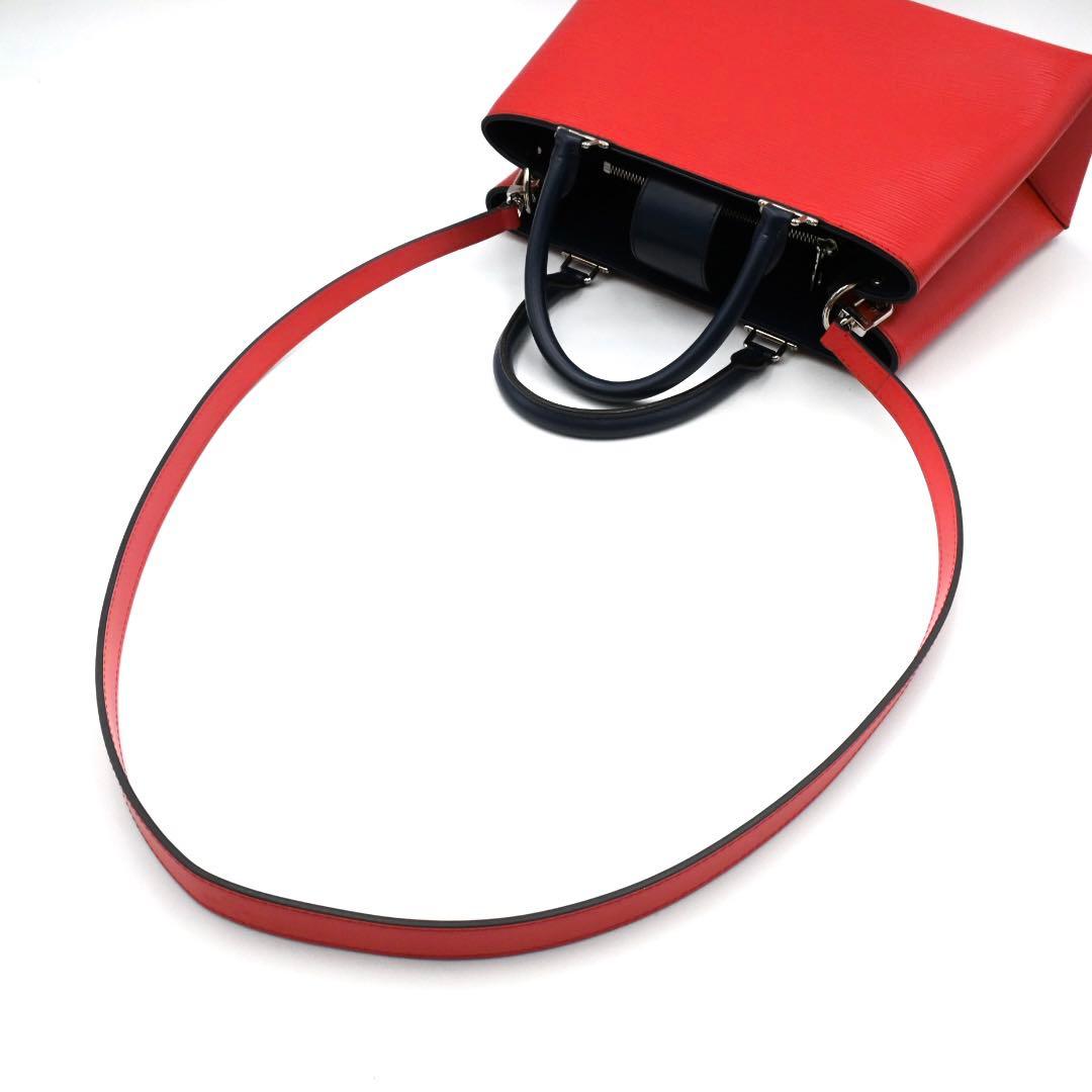 Louis Vuitton Epi Cles Veil PM Shoulder Bag — view 8