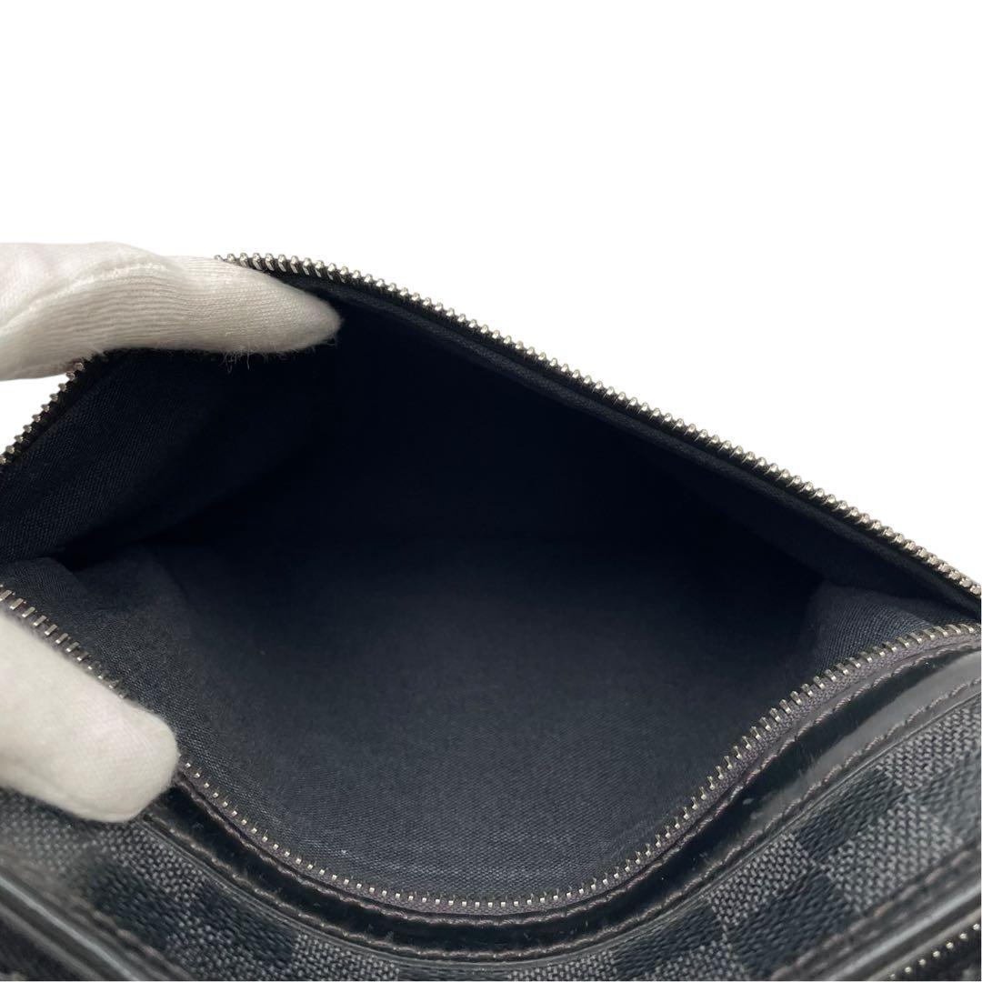 Louis Vuitton Damier Graphite Thomas Shoulder Bag Black — view 8