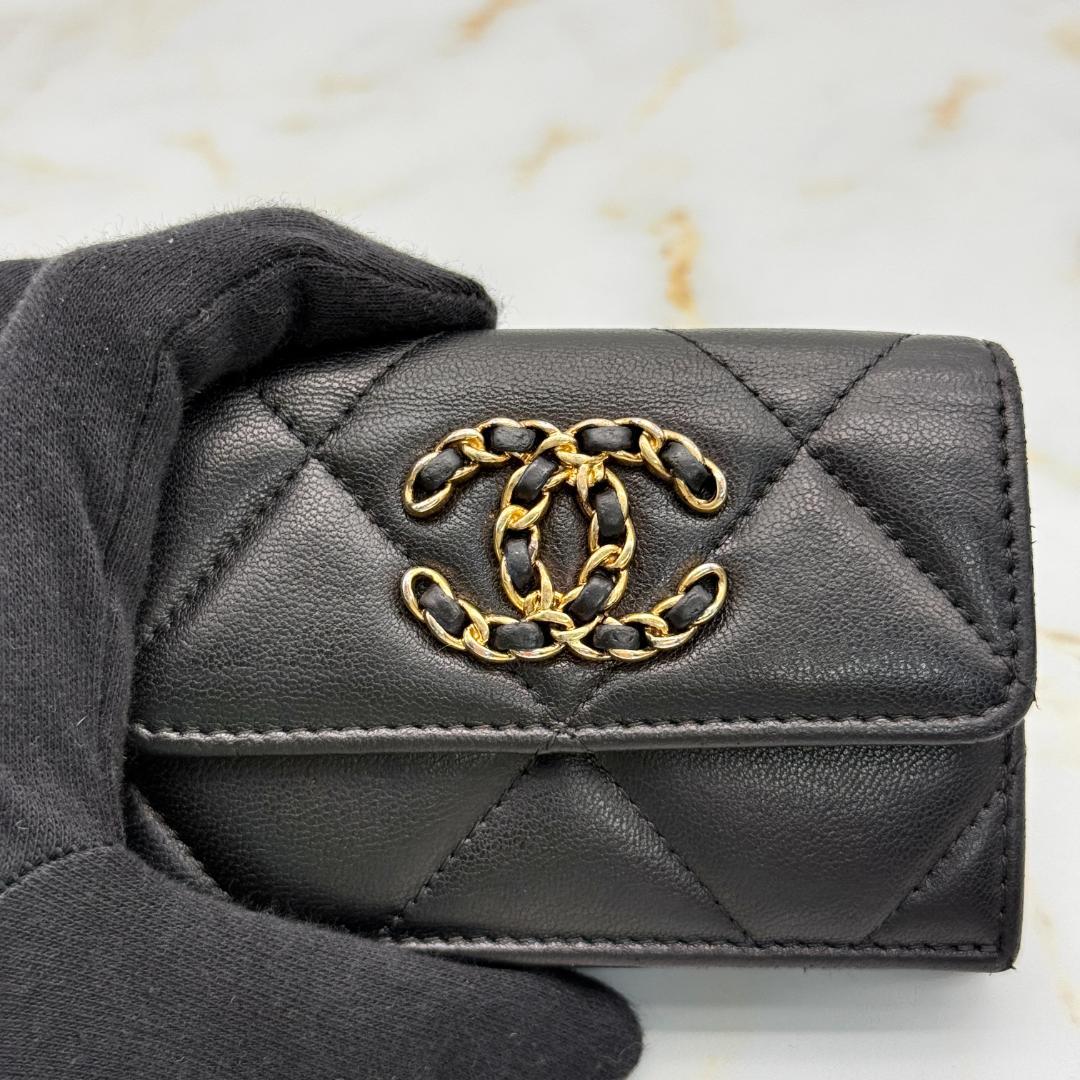 Chanel 19 Lambskin Trifold Wallet — view 9