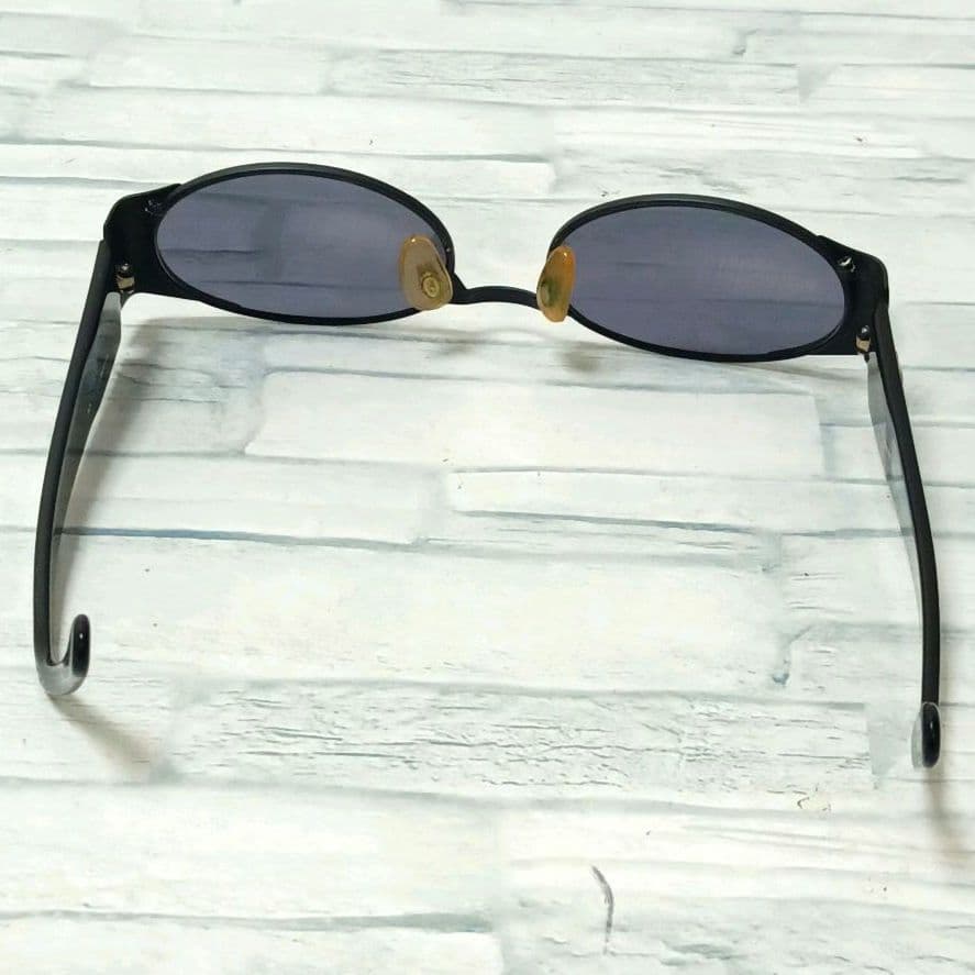 Chanel Sunglasses CC Logo Black Gold Eyewear — view 9