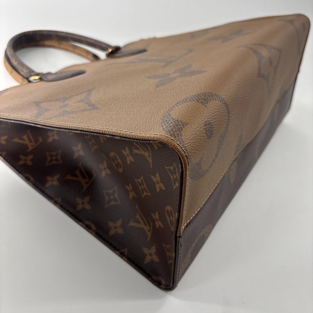 Louis Vuitton on the Go MM Giant Monogram Tote — view 8