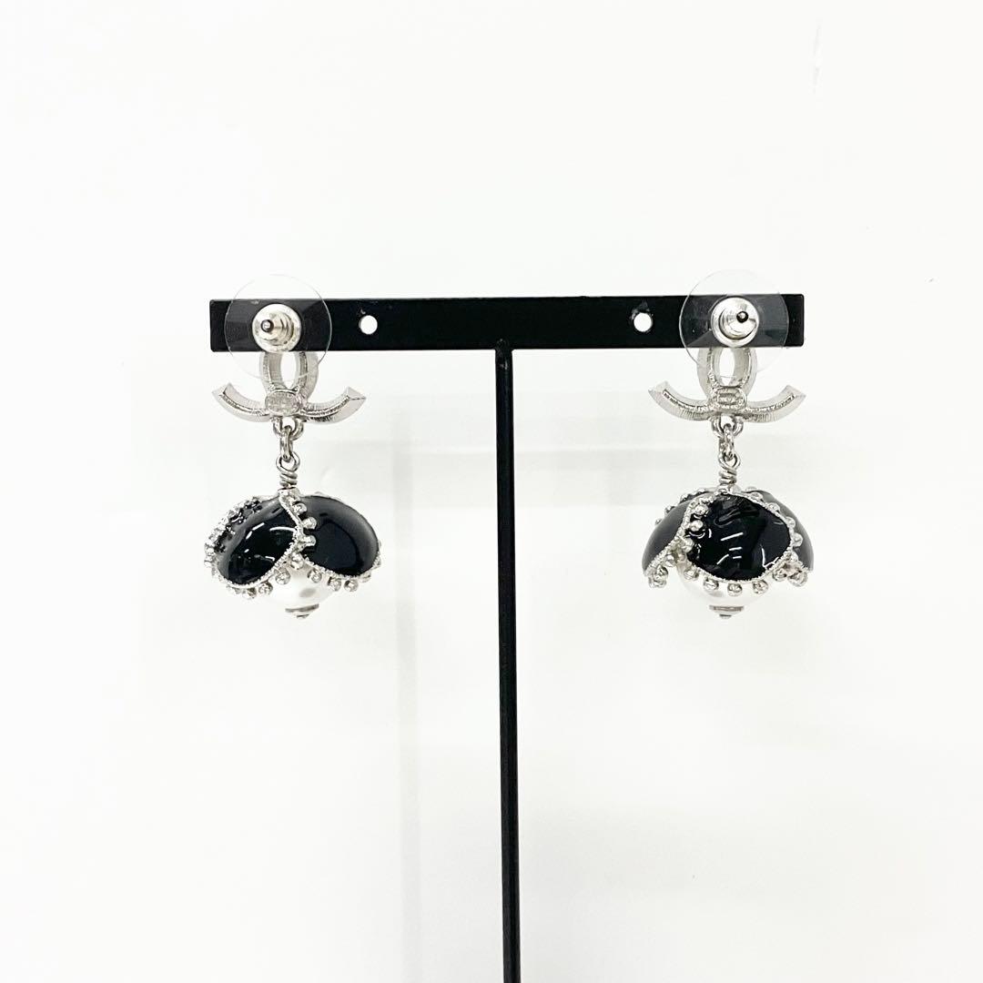 Chanel Coco Mark Rhinestone Pearl Flower Silver