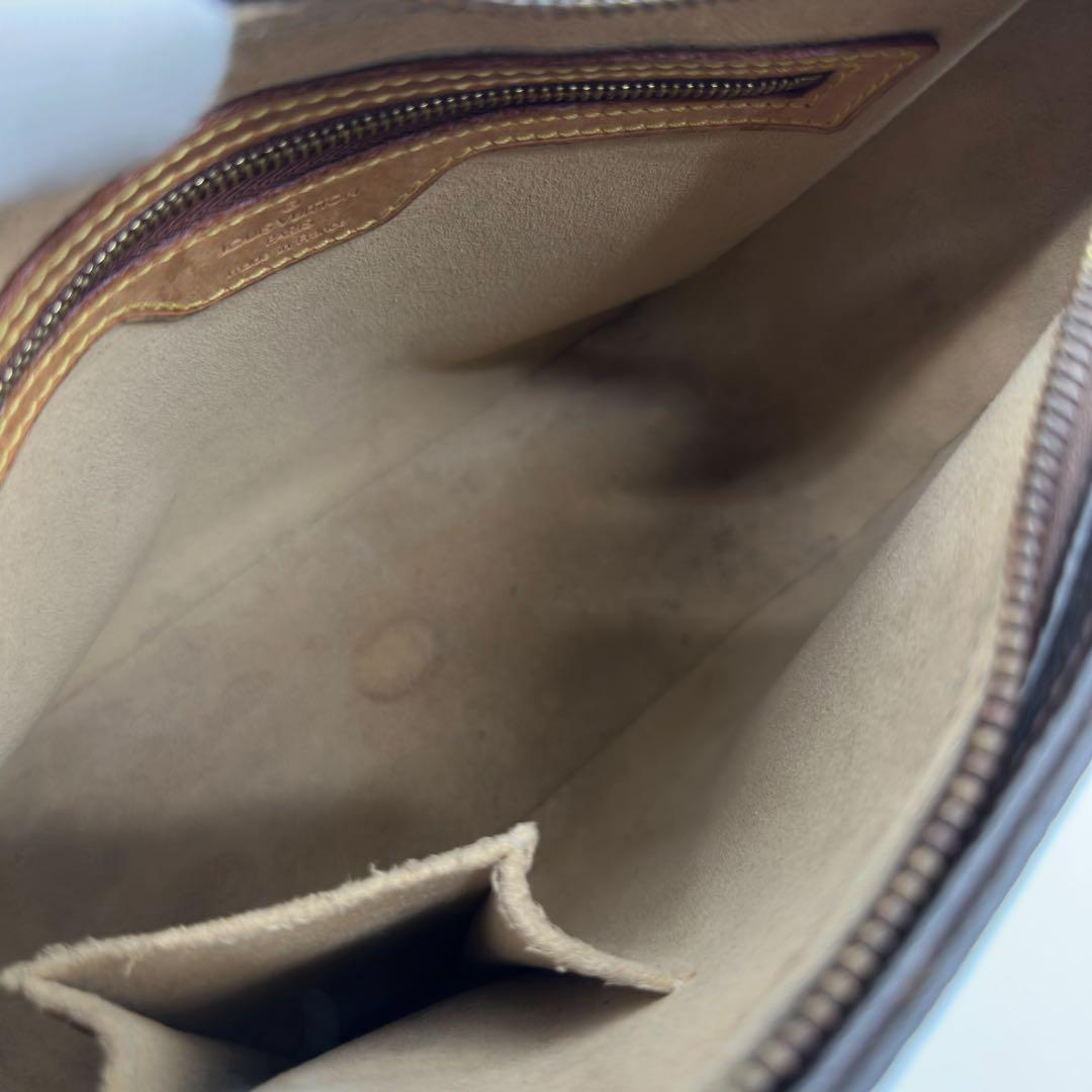 Louis Vuitton Looping Monogram Shoulder Handbag — view 9