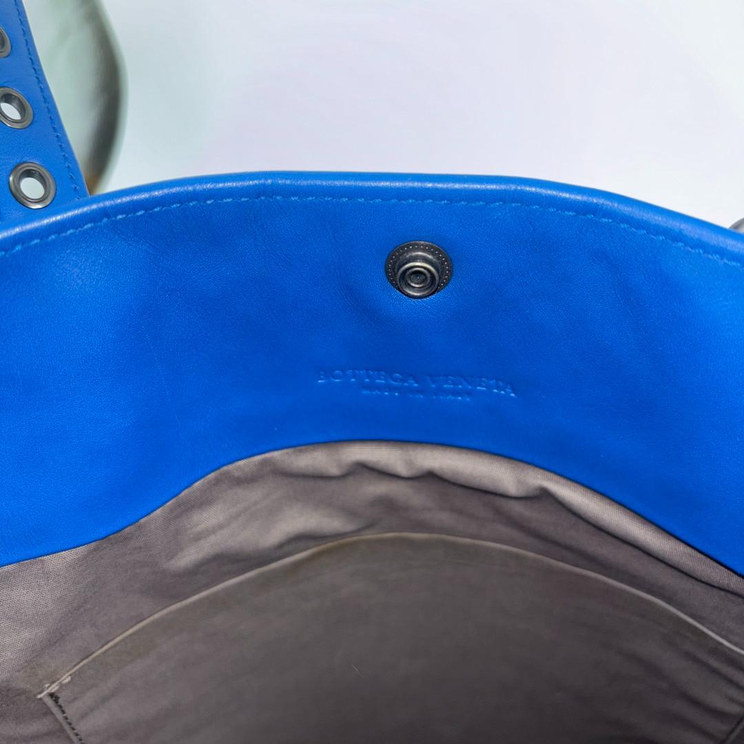 Unused Bottega Veneta Intrecciato VN Acator Tote Bag