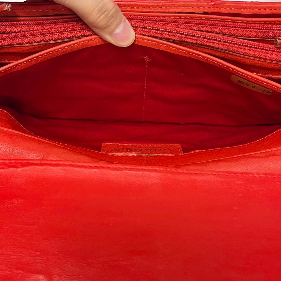 Chanel Double Flap Quilted Chain — view 9