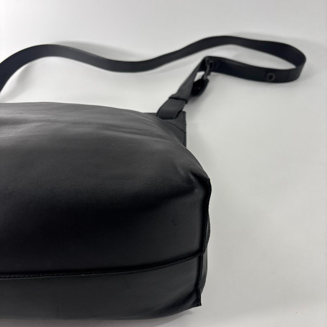 Bottega Veneta Super Shoulder Bag Leather Intrecciato Black — view 8