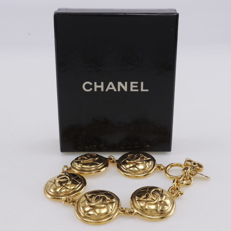 Chanel Coco Mark Matelasse Vintage Gold Plated Ladies 71g Bracelet