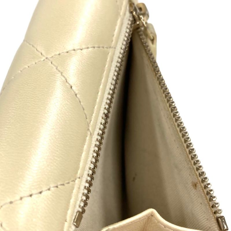 Chanel Matelasse Trifold Wallet Lamb Skin Ap2809 White Gold Hardware Coco Pearl