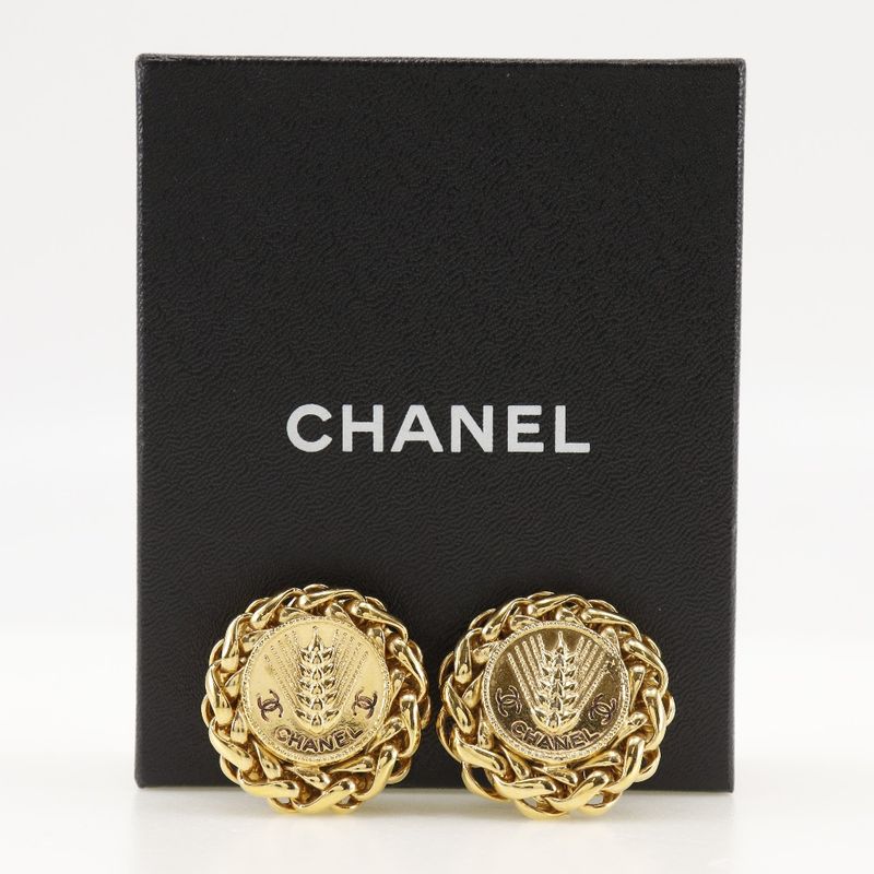 Chanel Earrings With Ear Of Rice Motif Vintage Gold Plated Ladies 50.0g
