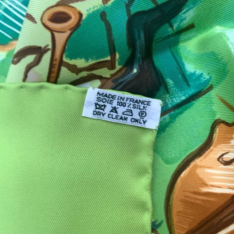 Hermes Carre 90 Concerto Green 100% Silk Scarf