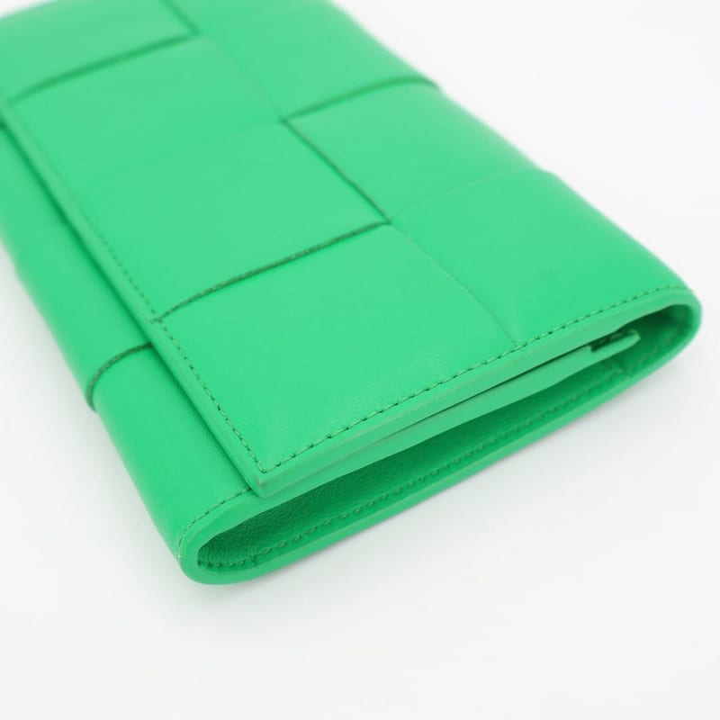 Bottega Veneta Maxi Intrecciato Leather Wallet Green